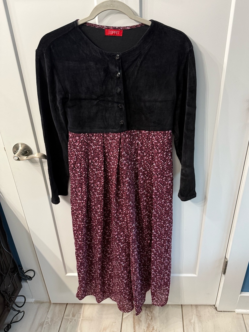 Vintage Esprit‎ Black Bodice Burgundy Floral Long-Sleeve Romper